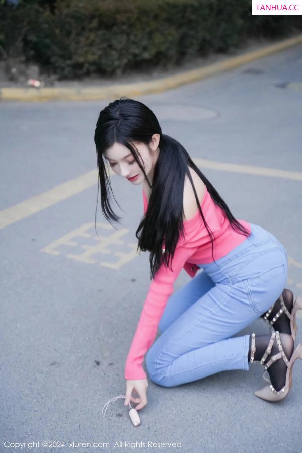   [XiuRen]高清写真图 2024.02.08 No.8091 龙雪儿 牛仔裤美臀第19张图片